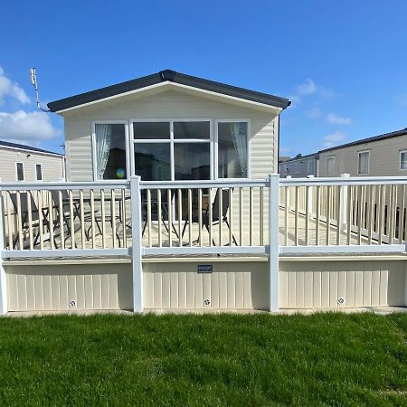 Palm Grove 181- Golden Palm - Pet Friendly, Wifi, Central Heating, Bed Linen - Meadow Lakes Caravan & Lodge Hire Чапъл Сейнт Лионардс Екстериор снимка