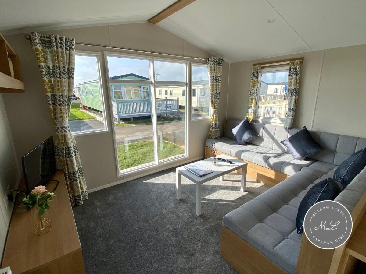 Palm Grove 181- Golden Palm - Pet Friendly, Wifi, Central Heating, Bed Linen - Meadow Lakes Caravan & Lodge Hire Чапъл Сейнт Лионардс Екстериор снимка